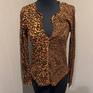 Pilcro brown/black leopard print long sleeve split neckline waffle top. XS